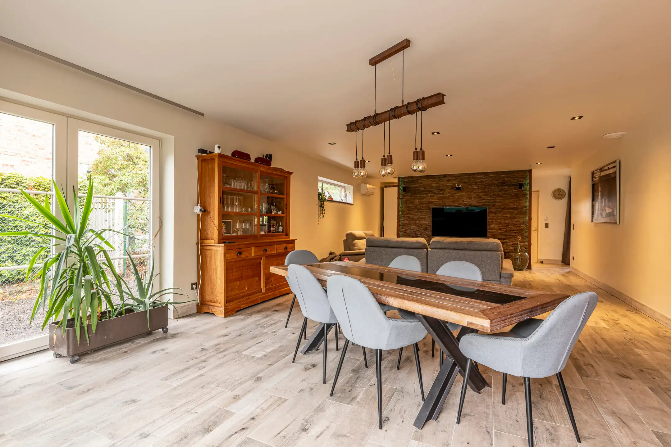 Charmante halfopen bebouwing met 3 slaapkamers foto 2