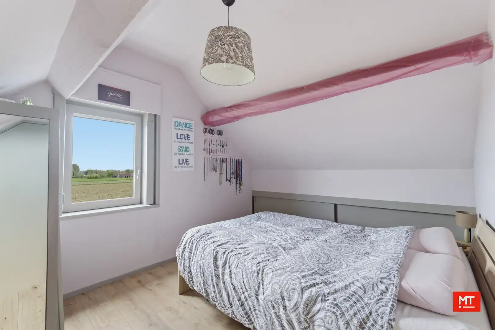 Charmante halfopen woning op een landelijke locatie in Gullegem foto 15