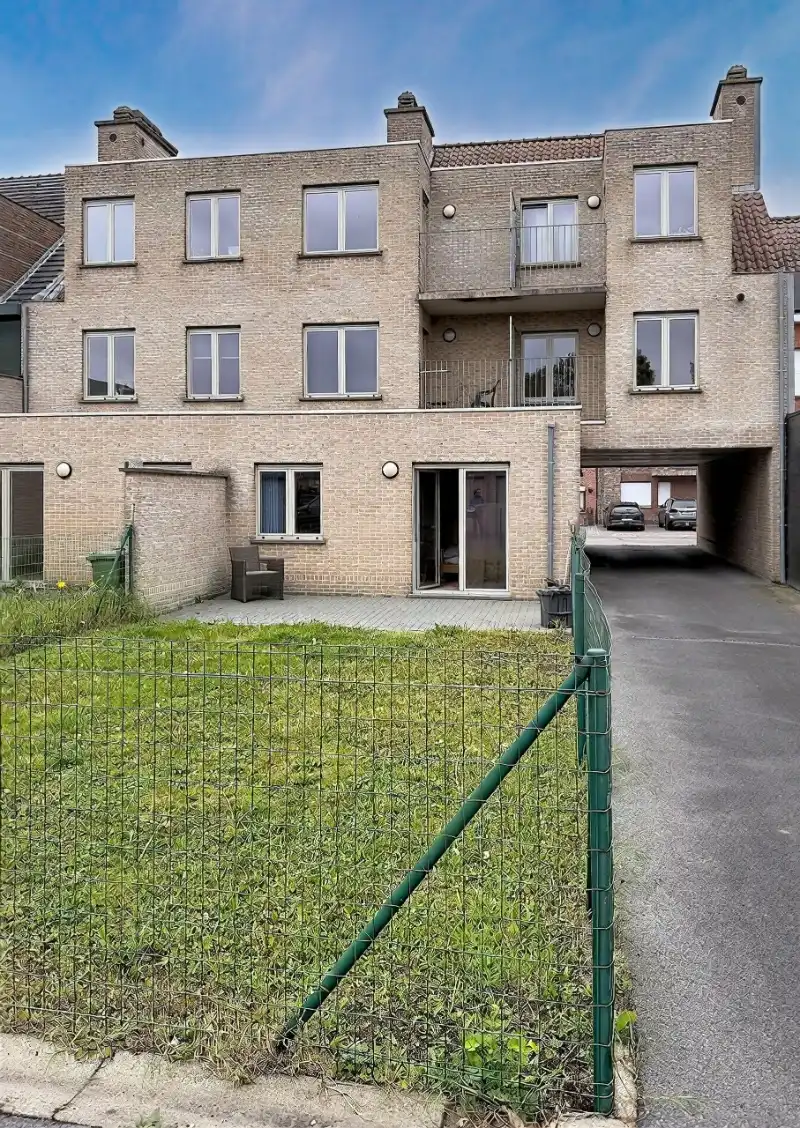 Gelijkvloers appartement met 2 slaapkamers en tuin foto 11