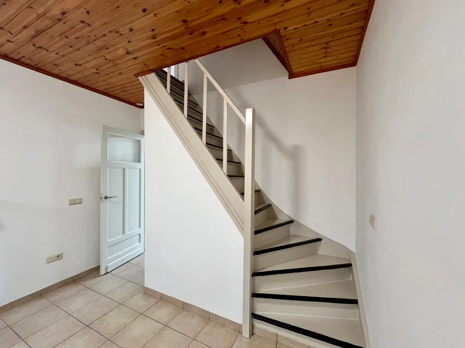 Gerenoveerde woning met super ligging. foto 17