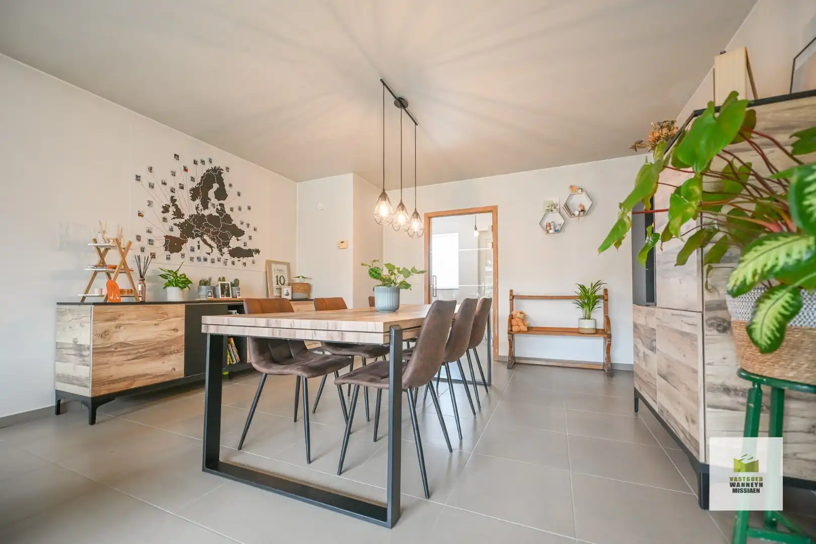 Energiezuinige en instapklare woning op rustige ligging in doodlopende straat te centrum Roeselare foto 5