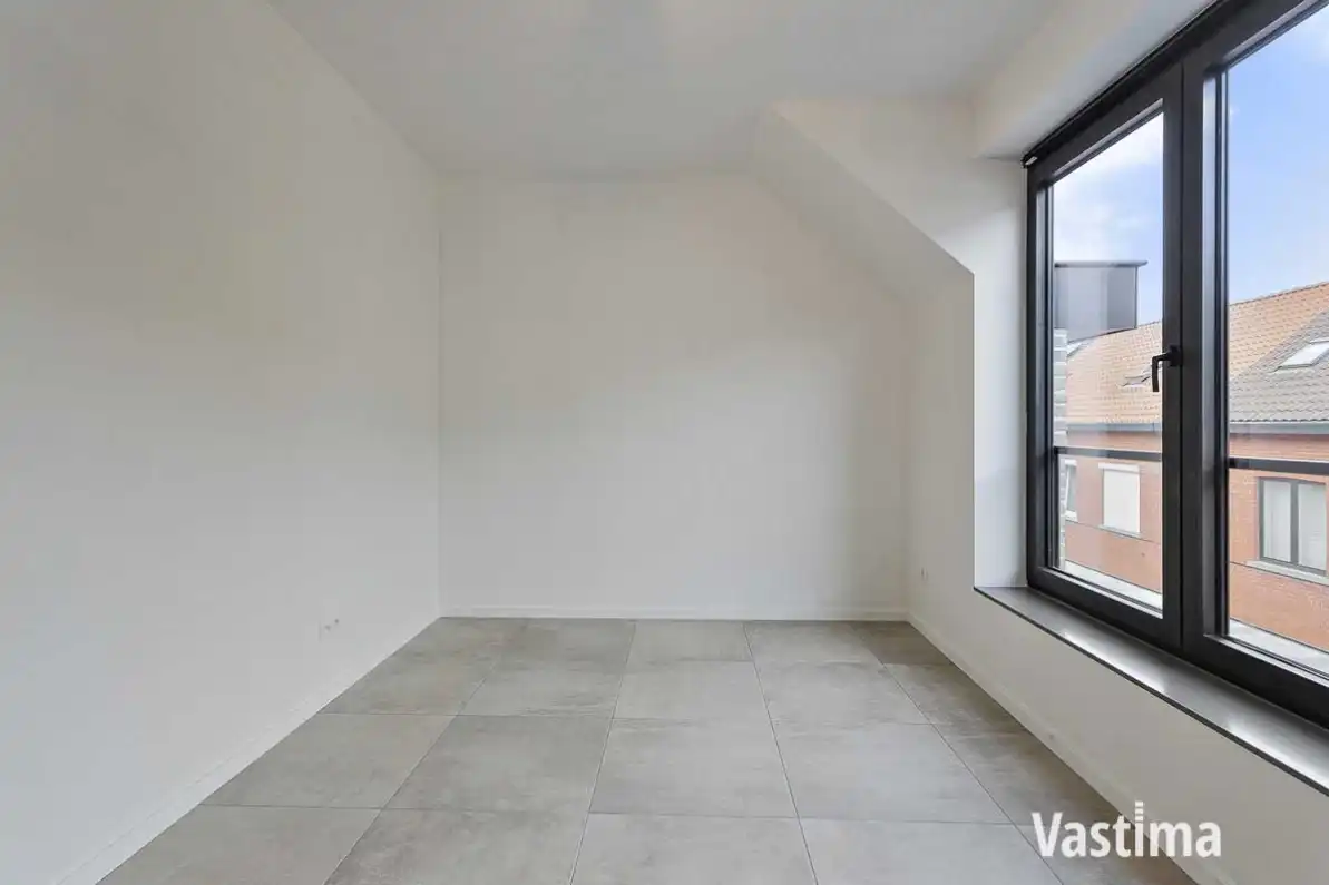 Recent appartement met 2 slaapkamers, terras, lift en garage foto 15