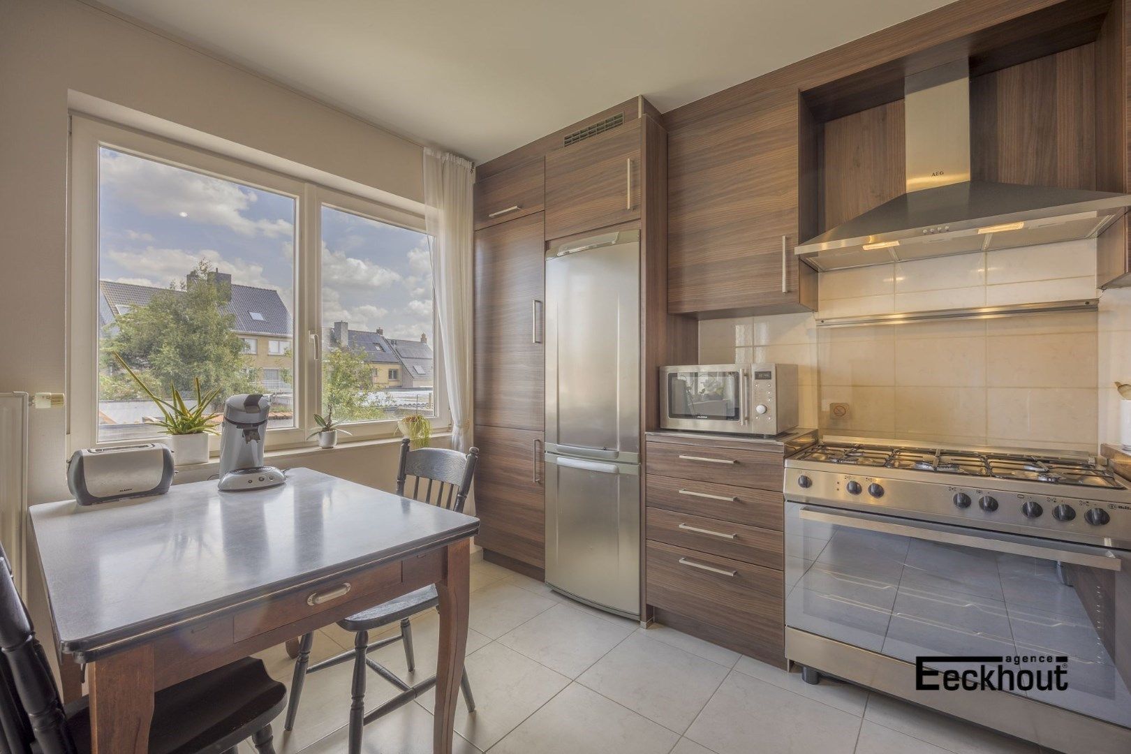 Zeer ruime, recente woning met open zicht op de Spuikom! foto 6