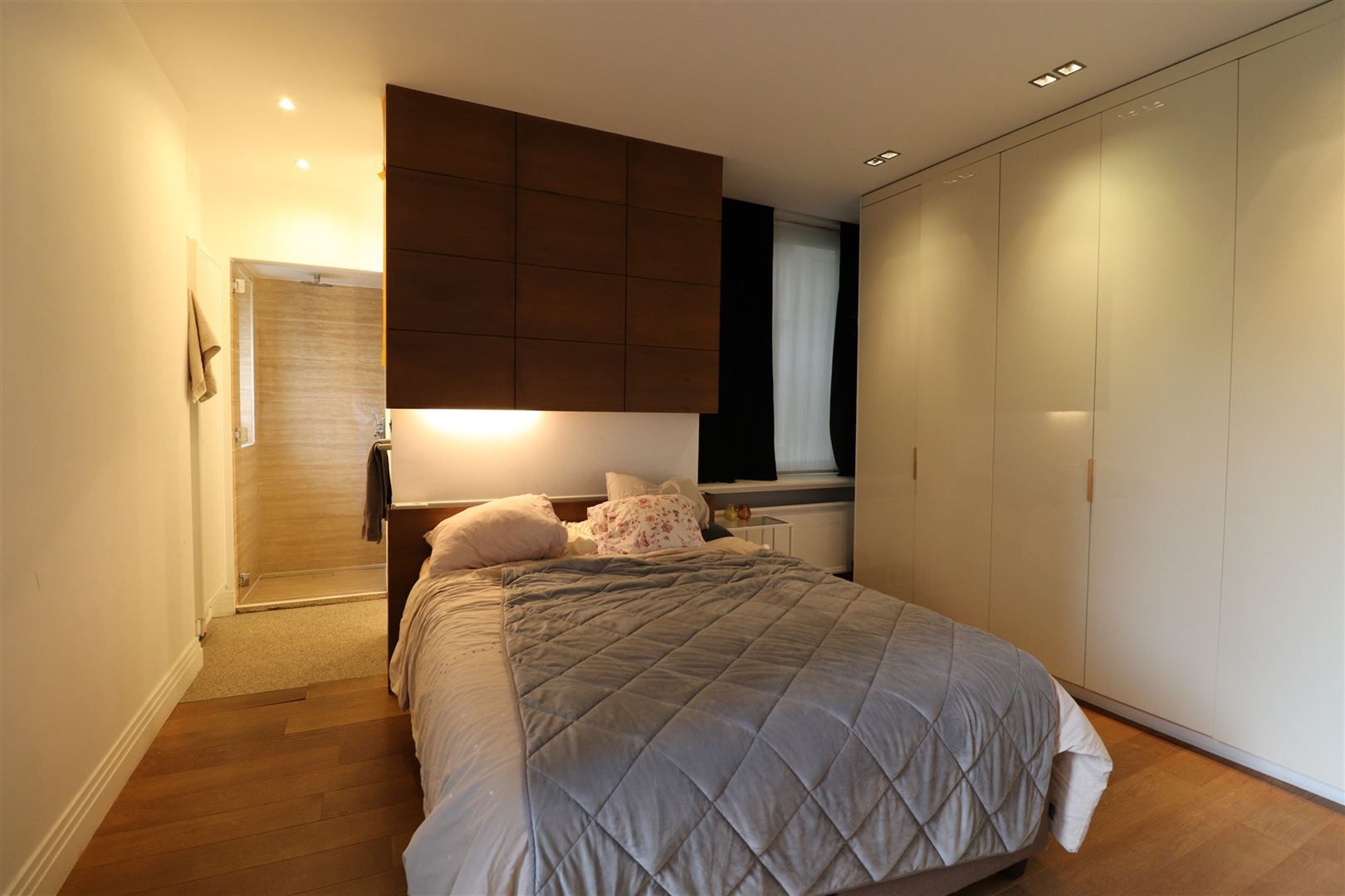 Modern appartement met 2 slaapkamers  foto 7