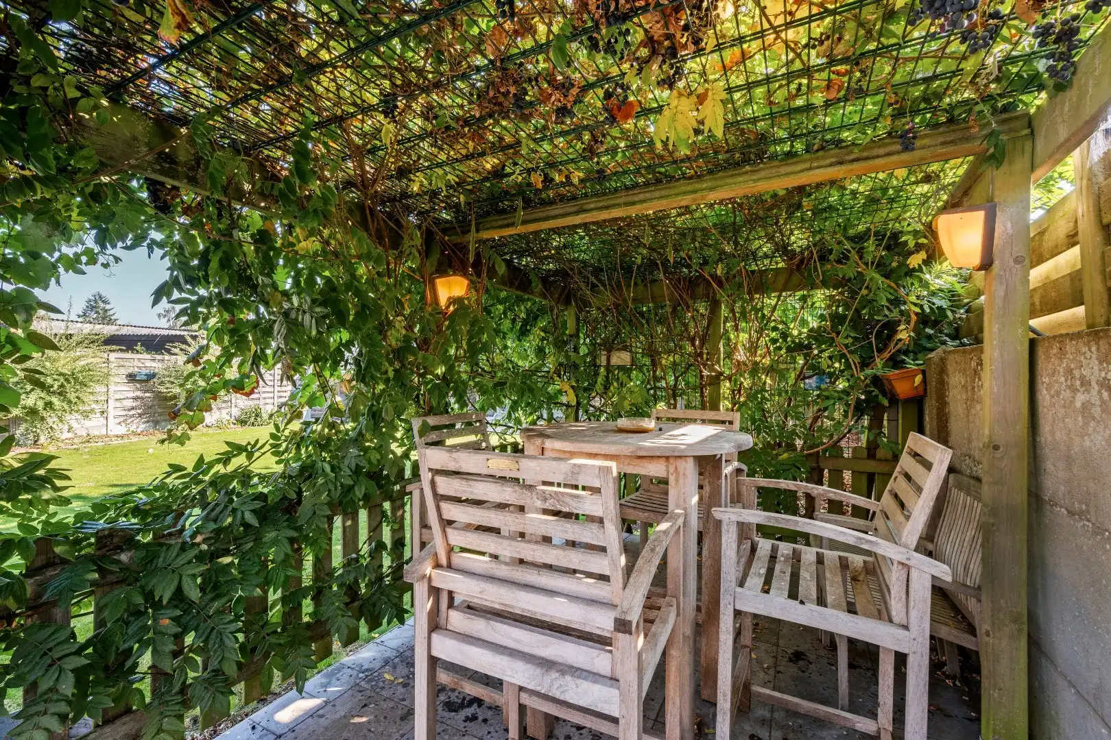 Instapklare halfopen woning met 3 slaapkamers, garage, tuin en mancave in Mesen foto 25