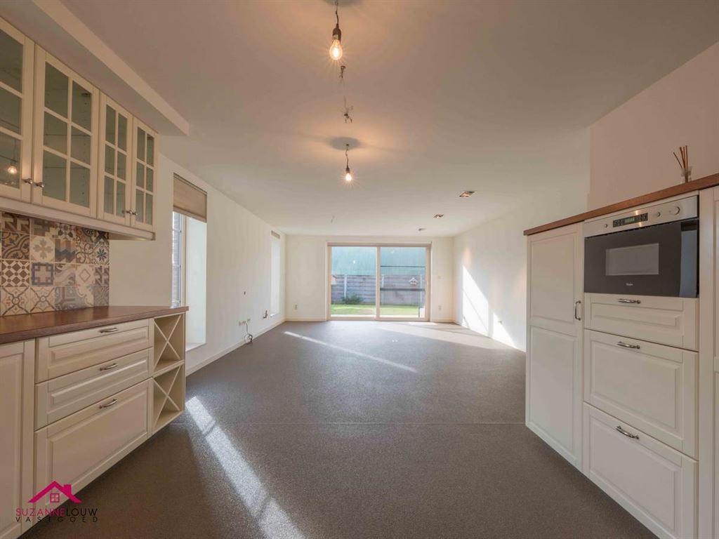 Vrijstaande woning, volledig gerenoveerd foto 28