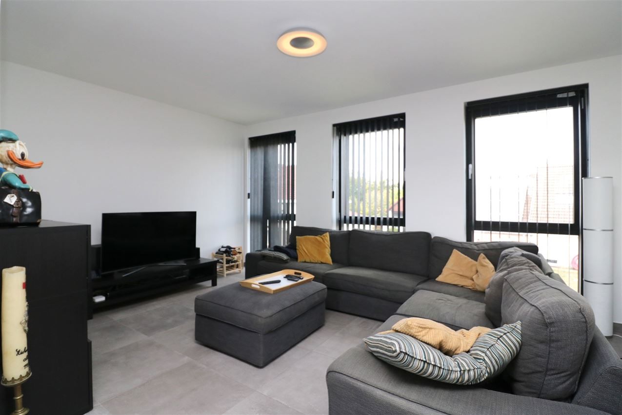 Duplex met 2 slpk., zuidterras en autostplts op rustige locatie foto 5