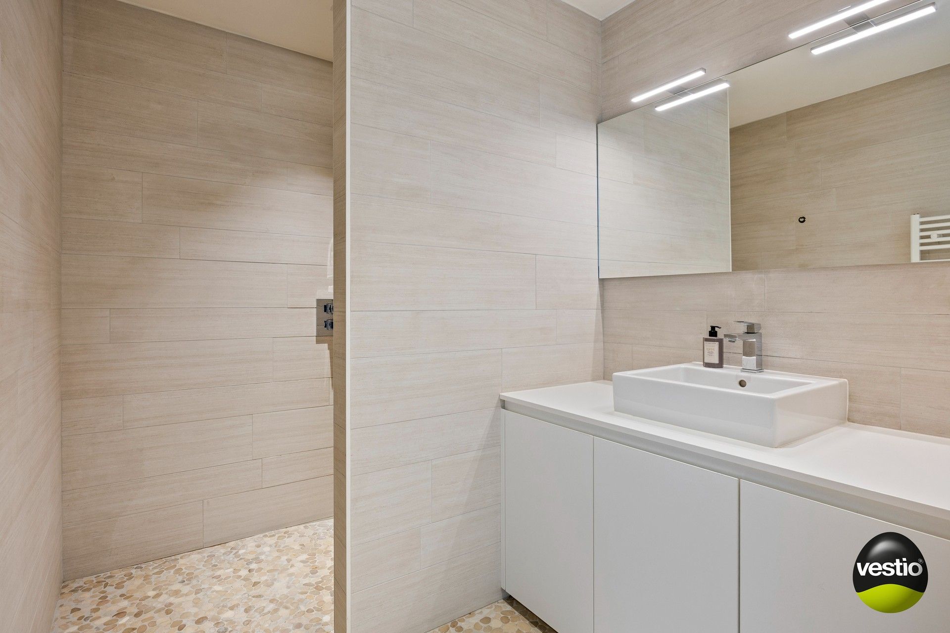 EXCLUSIEVE VILLA MET 3 SLAAPKAMERS, 2 BADKAMERS, BUREEL EN ZWEMBAD TE KOOP IN HASSELT foto 29