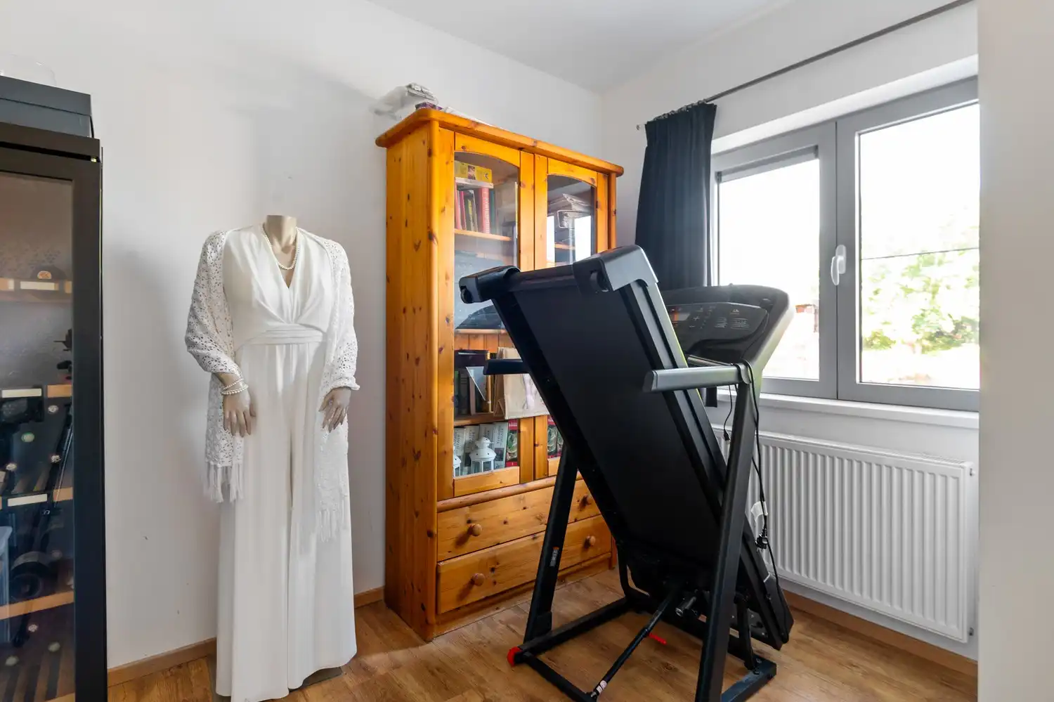 Instapklare woning met 4 slaapkamers, garage en tuin te Niel foto 12