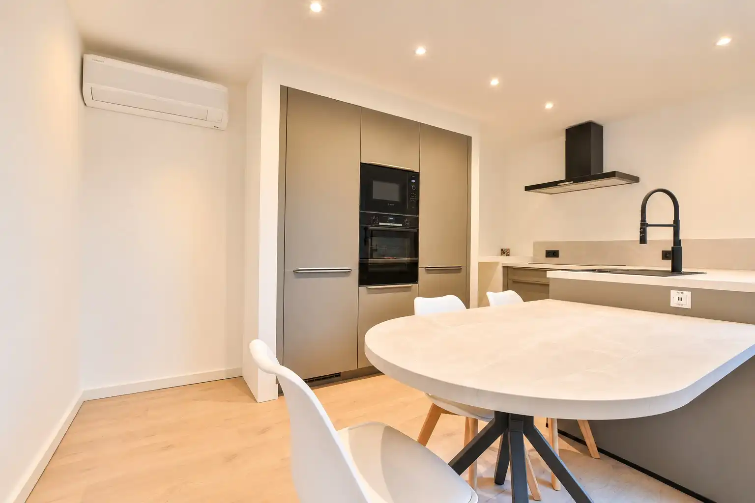 Gerenoveerde woning met 4 slaapkamers te Blankenberge foto 7
