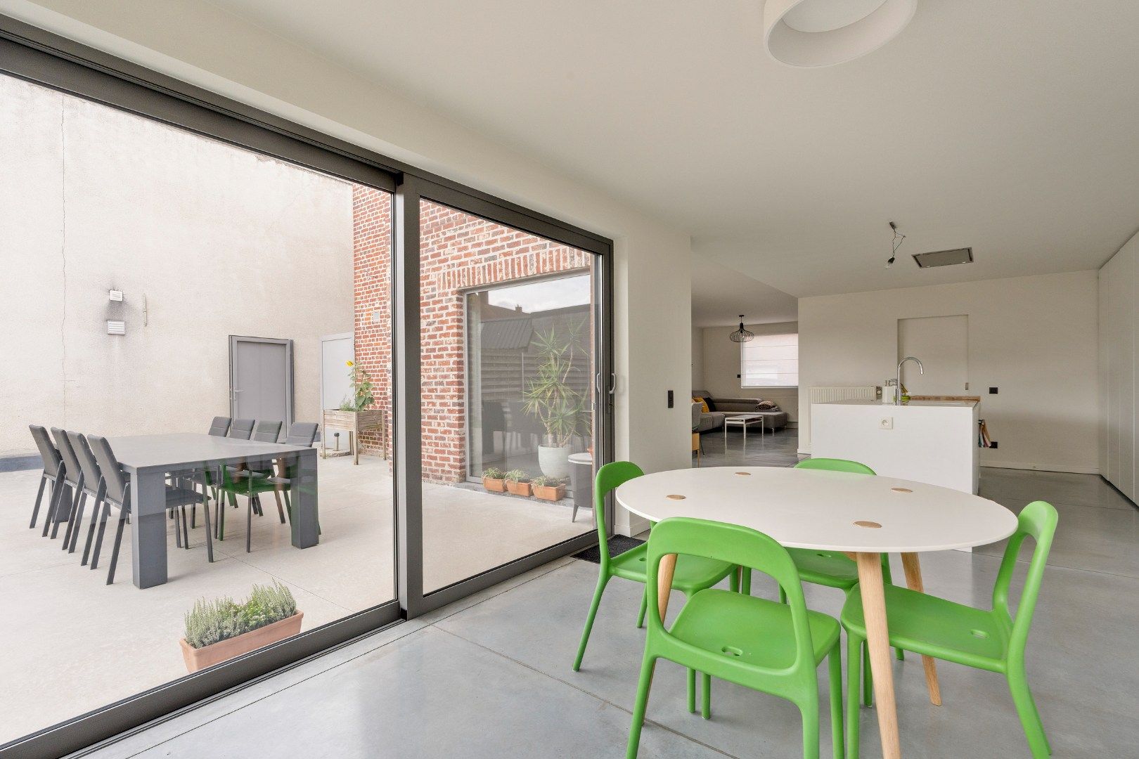ENERGIEZUINIGE RUIME WONING OP 450M² MET 3 SLPKS, GROTE GARAGE (58M²) EN TUIN foto 11