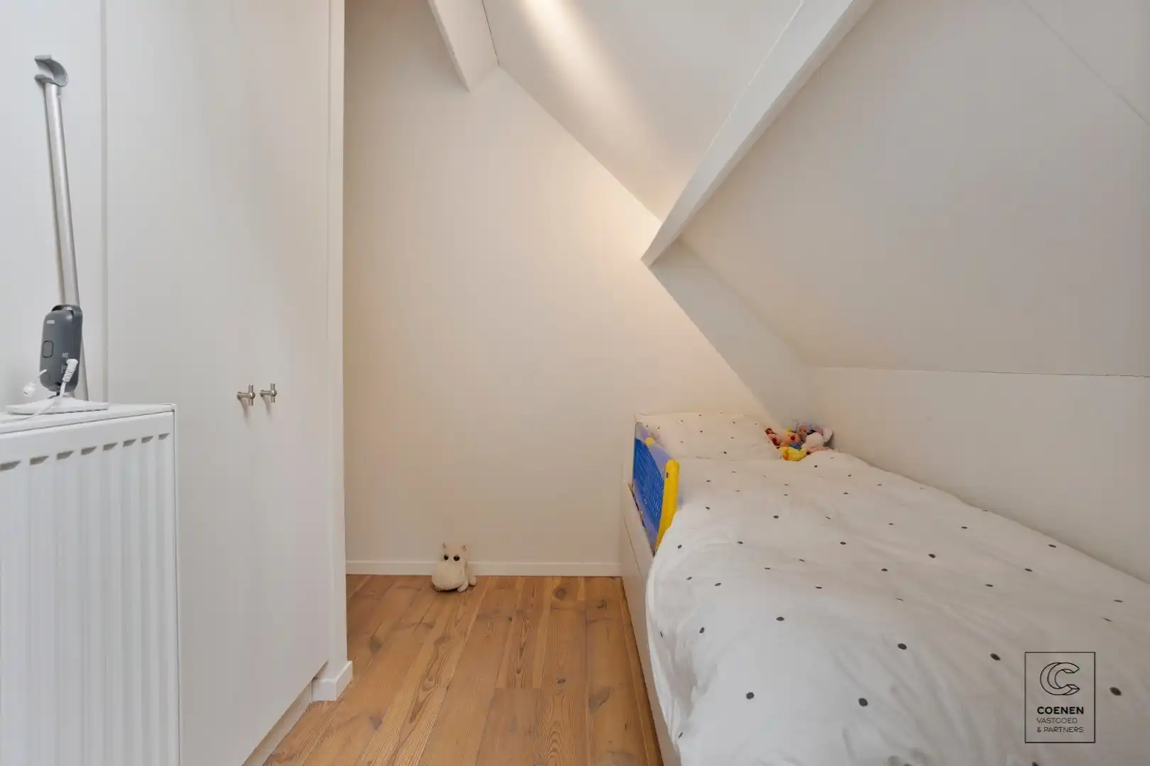 Prachtige woning met een bew. opp. van 302 m², 6 slpk, 3 bk en prachtige tuin met zwembad  foto 31