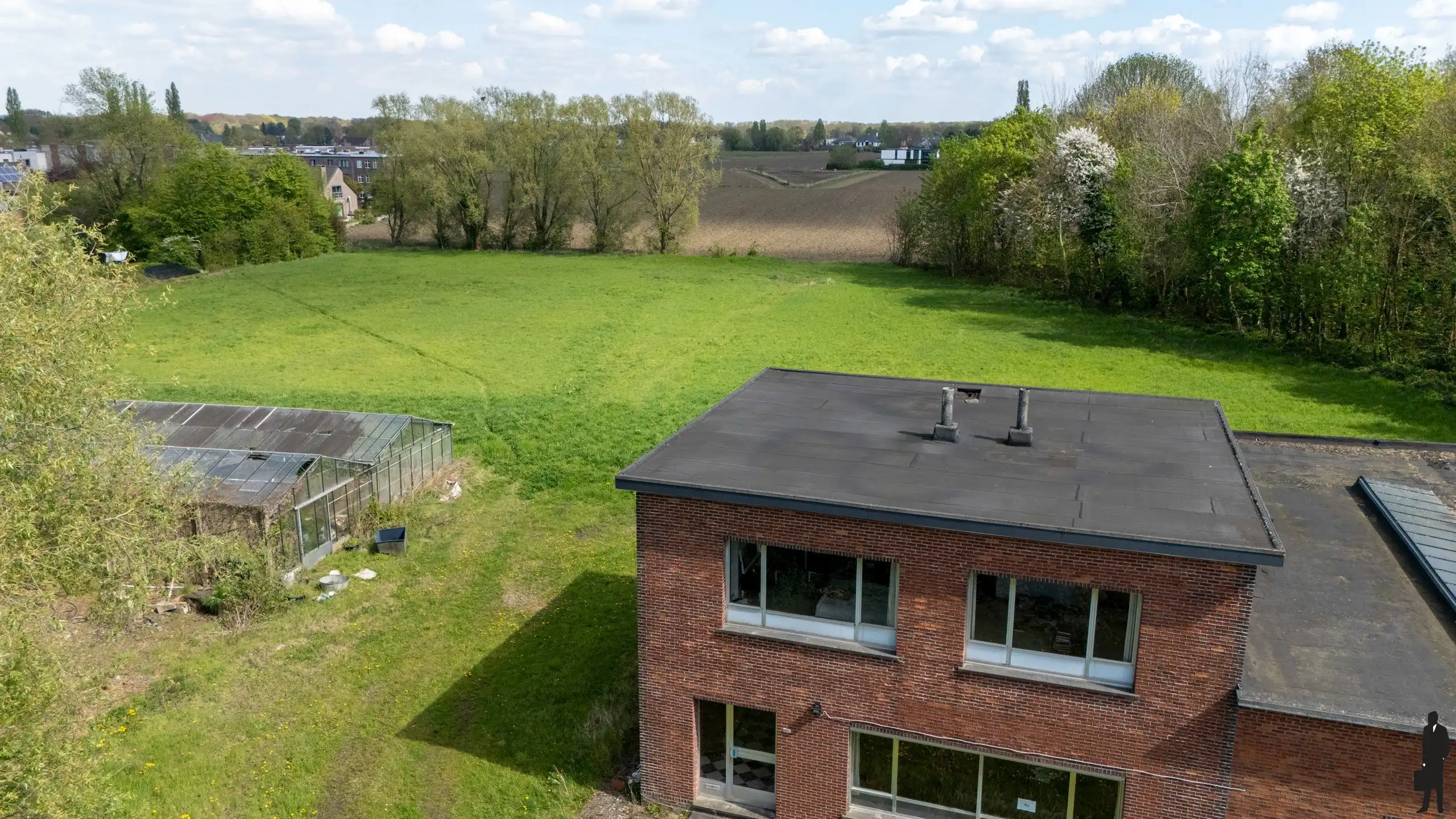 Unieke renovatiekans pal in het centrum van Aartselaar foto 4