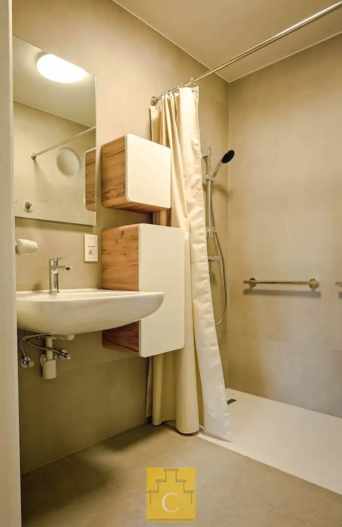 Volledig vernieuwde serviceflat met zonnig terras in een groene oase nabij het centrum van Brugge foto 9