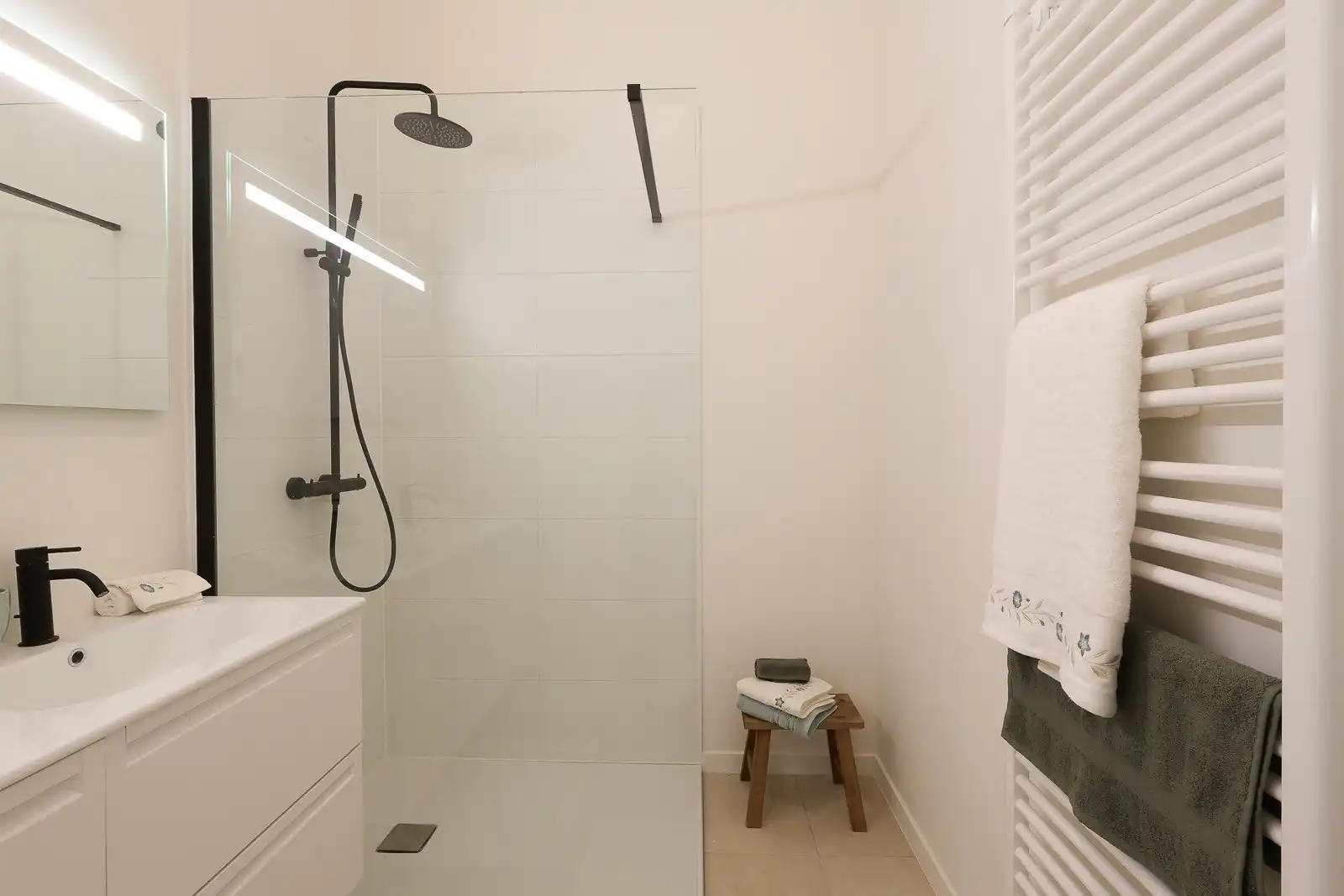 Belle-etage tweeslaapkamer appartement op de Zeedijk van Oostende foto 14