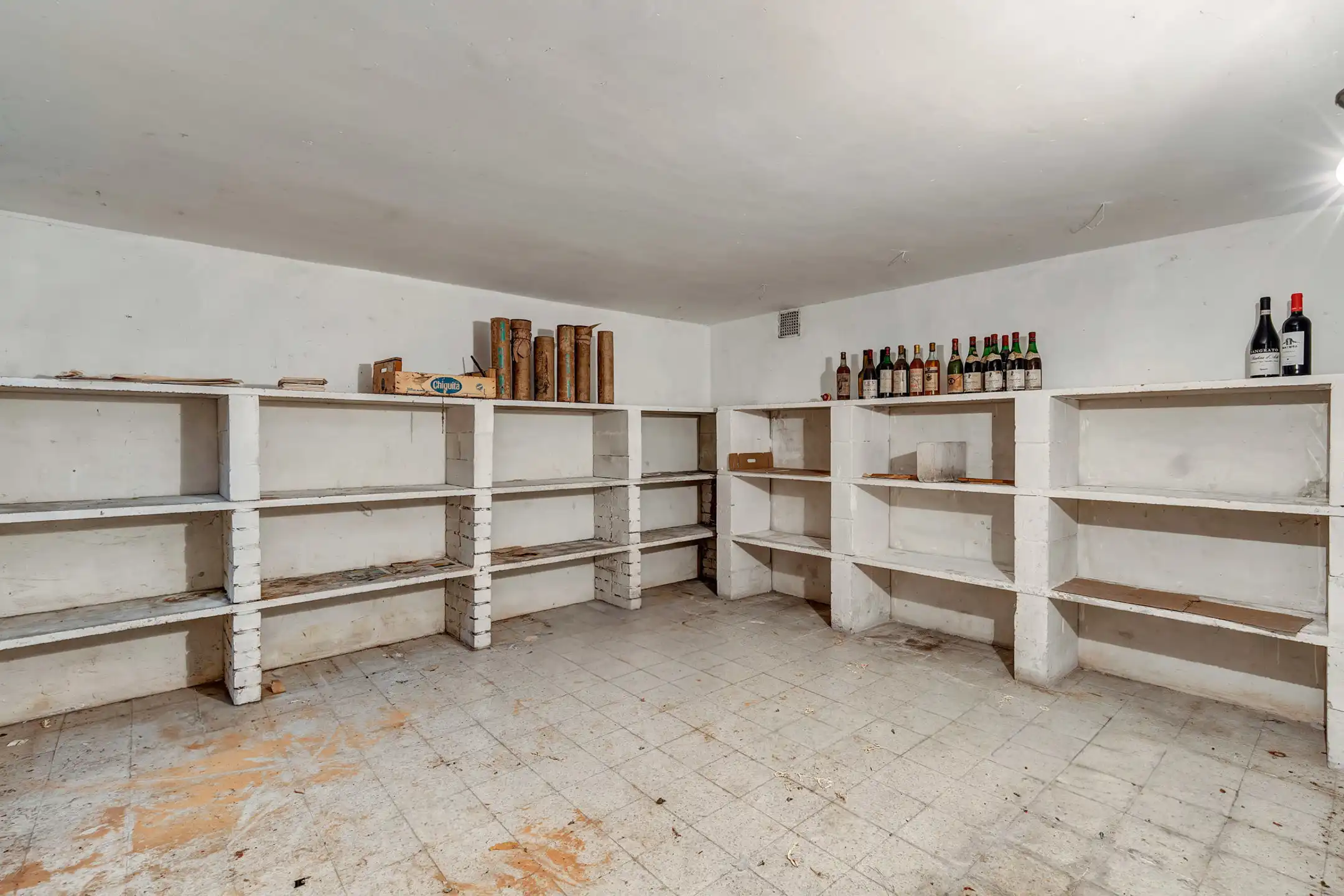 Ruime villa met loods en garage foto 14