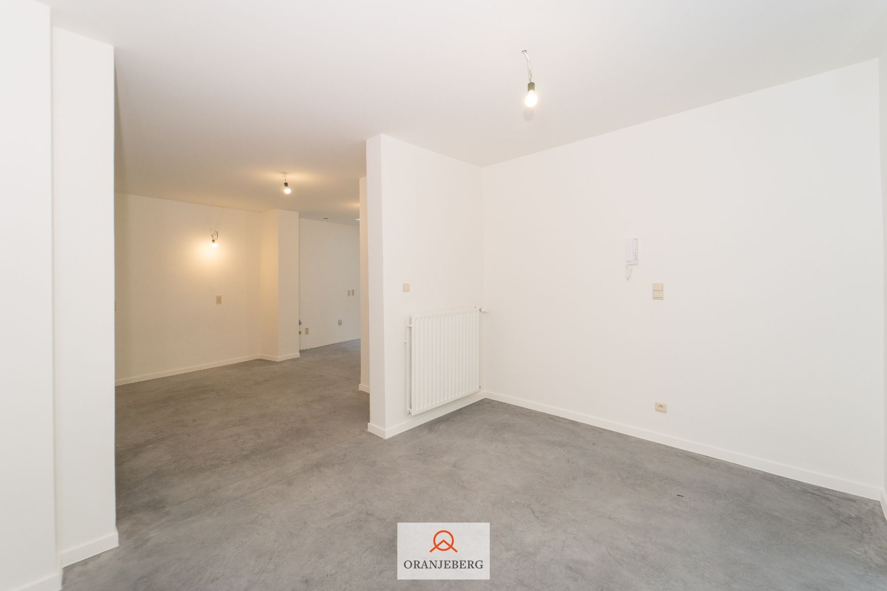 Gerenoveerd gelijkvloerse commerciële ruimte vlakbij UZ foto 6
