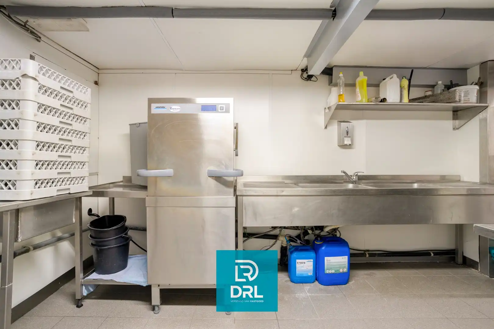 BEDRIJFSGEBOUW met 2 APPARTEMENTEN en HORECAZAAK foto 12