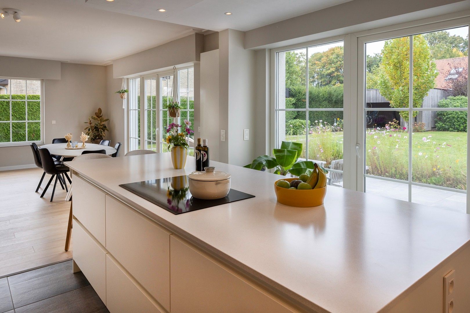 Grote woning met 4 slpks, 2 badks, ... foto 8