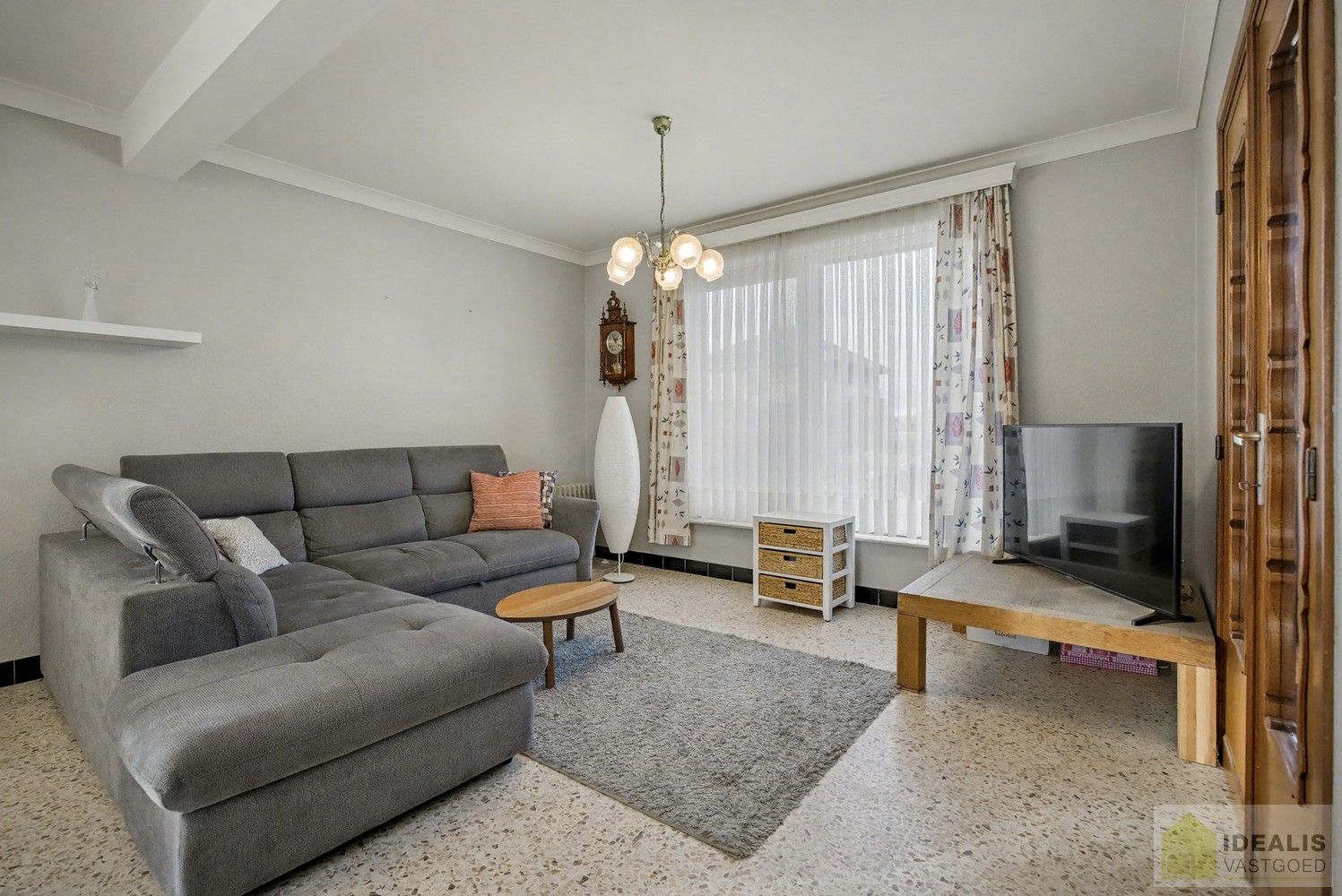 IDEALIS VASTGOED - Nabij het groen gelegen woning met een bewoonbare oppervlakte van + -125m² op een perceel van 7a59ca! Het betreft een zeer centraal gelegen woning t.o.v. grote steden als Leuven, Brussel, Antwerpen en Hasselt die vlot bereikbaar zijn door de nabijheid van de E313 en E314. Uitermate geschikt voor kandidaten op zoek naar een te renoveren woning in de groene omgeving van Linkhout!! foto 6