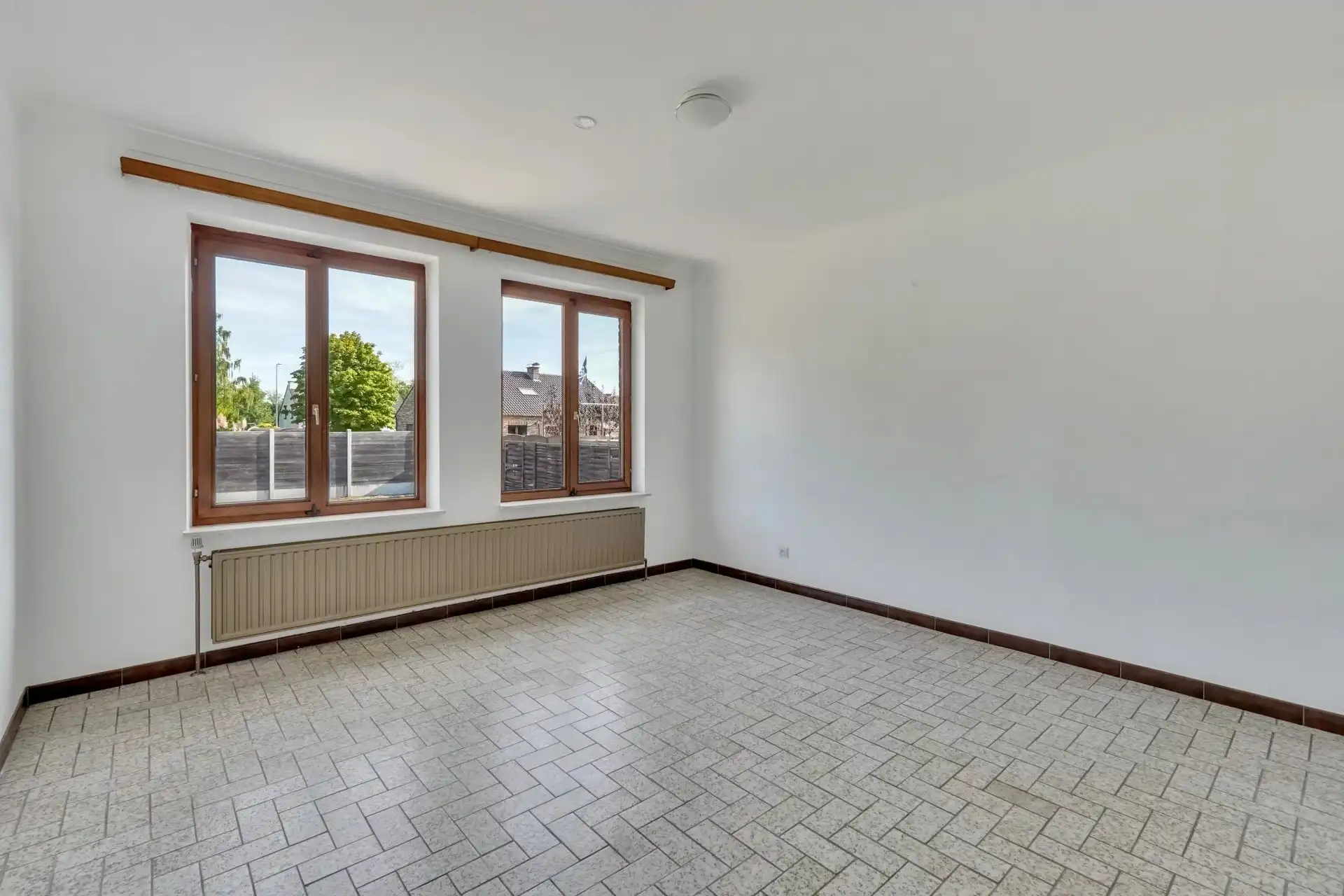 Vrijstaande, gelijkvloerse woning met zolder en kelder foto 12
