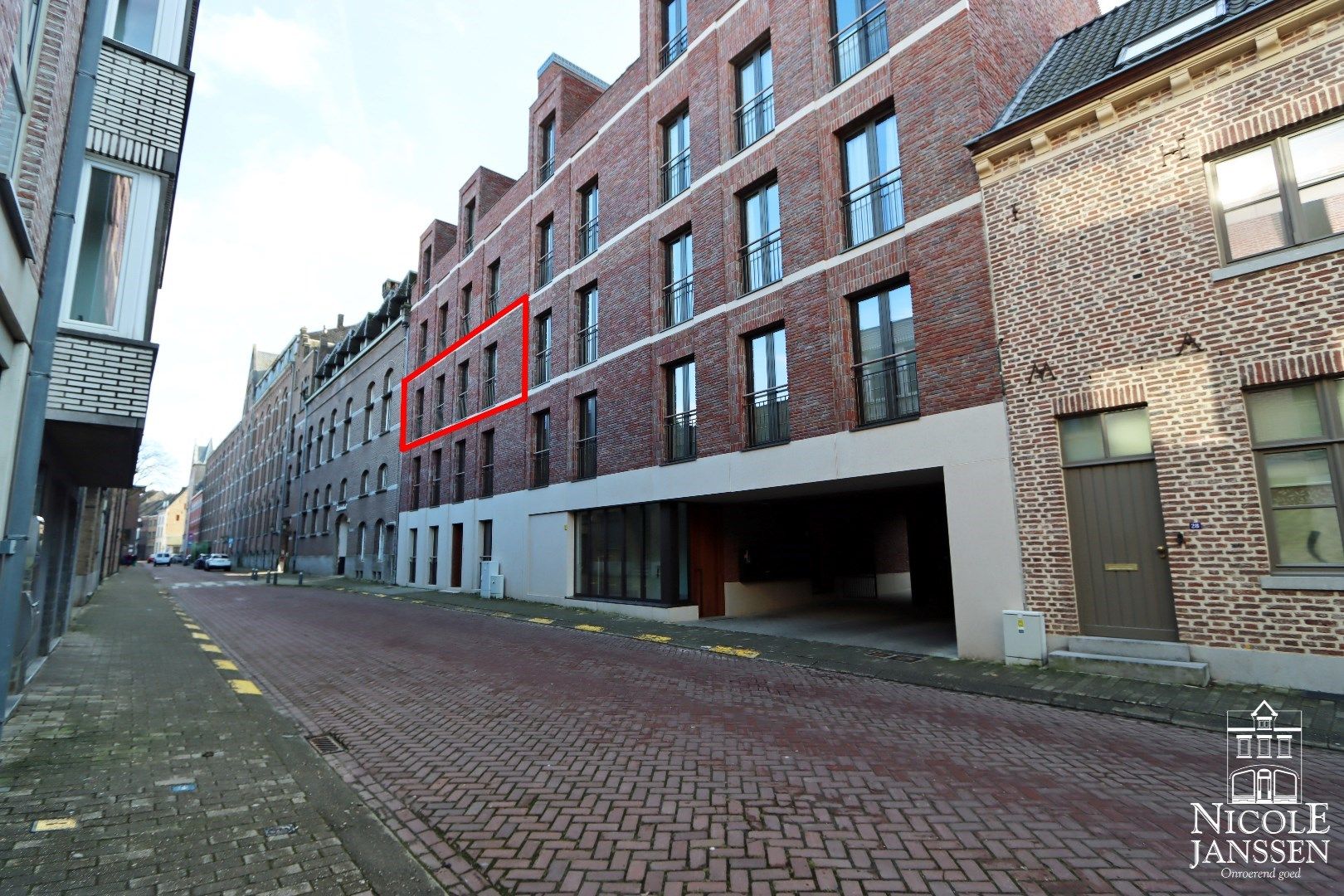 Instapklaar nieuwbouw appartement met twee slaapkamers en mooi terras foto 1