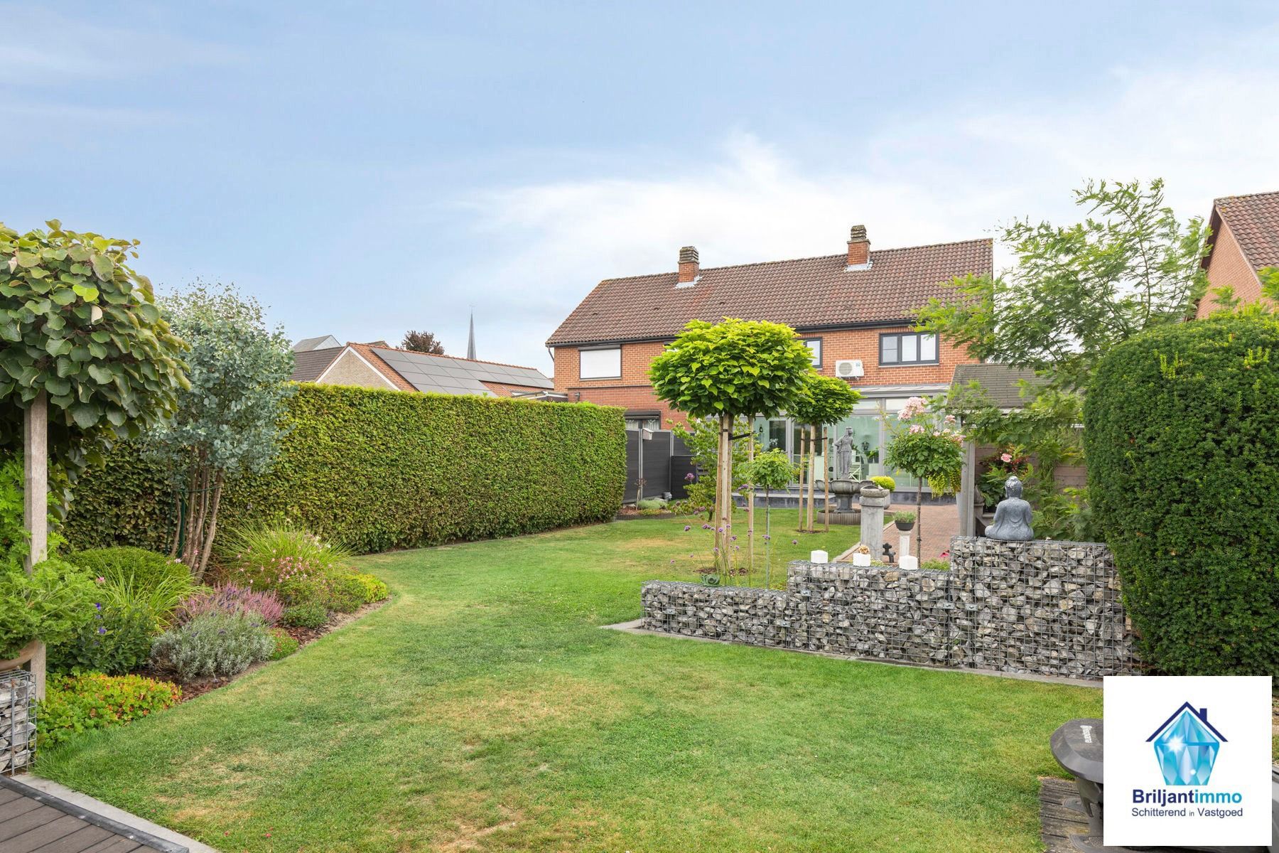 Instapklare HOB met 4 slp, inpandige garage & zalige tuin foto {{pictureIndex}}