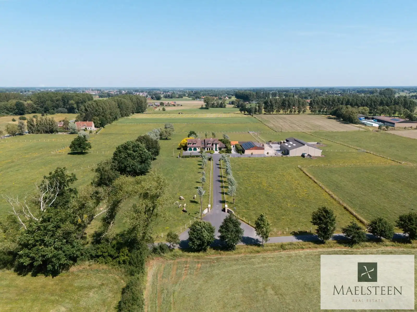 Boerderij op 1,5ha op de flank van Oedelem-berg  foto {{pictureIndex}}