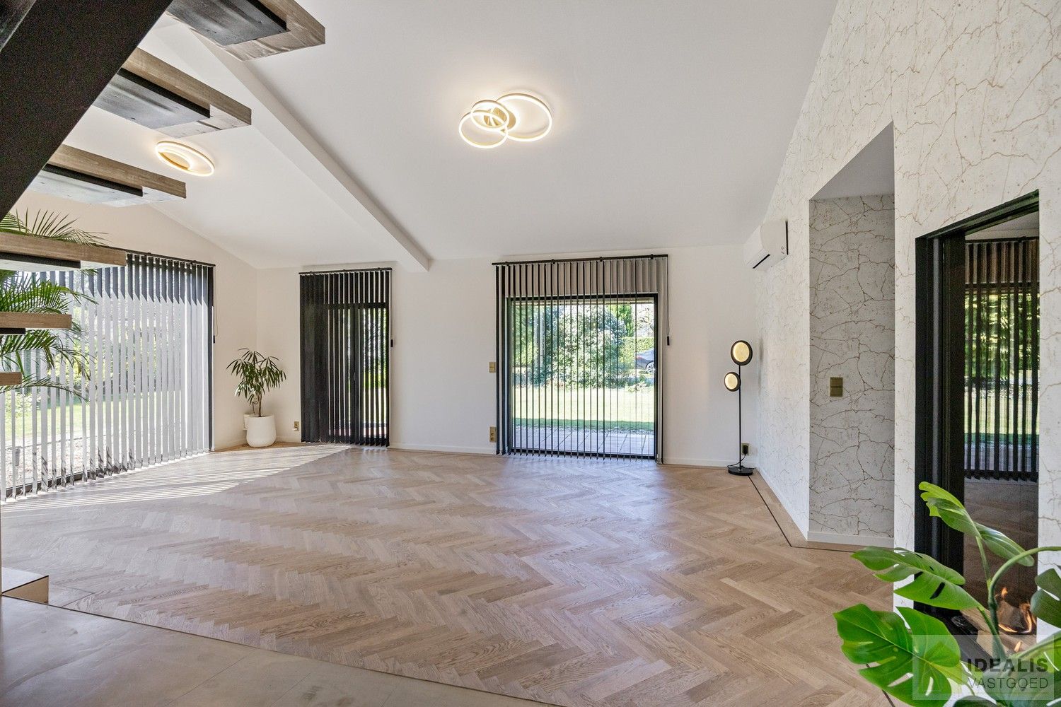 SCHITTERENDE VILLA OMRINGD DOOR PRACHTIGE TUIN MET EEN ZUIDERSE TOETS! foto 27