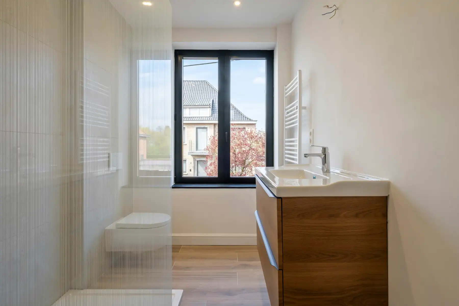 Charmante, volledig gerenoveerde woning foto 14