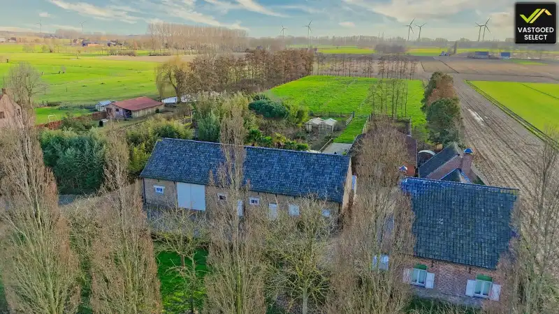 Authentieke hoeve op 13.920 m² met verzicht over de velden foto 4