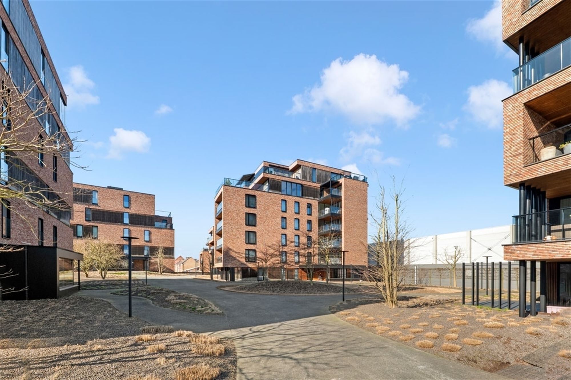 KNAP ENERGIEZUINIG APPARTEMENT MET RUIME TERRASSENEN TWEE STAANPLAATSEN IN SINT-TRUIDEN  foto 3