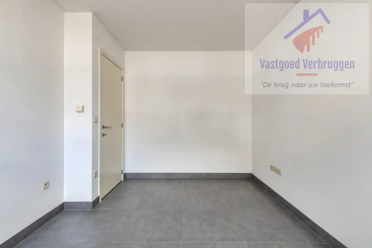 Modern recent gelijkvloers appartement met zuidgericht terras, zonnepanelen en garagebox in hartje Nieuwerkerken foto 9