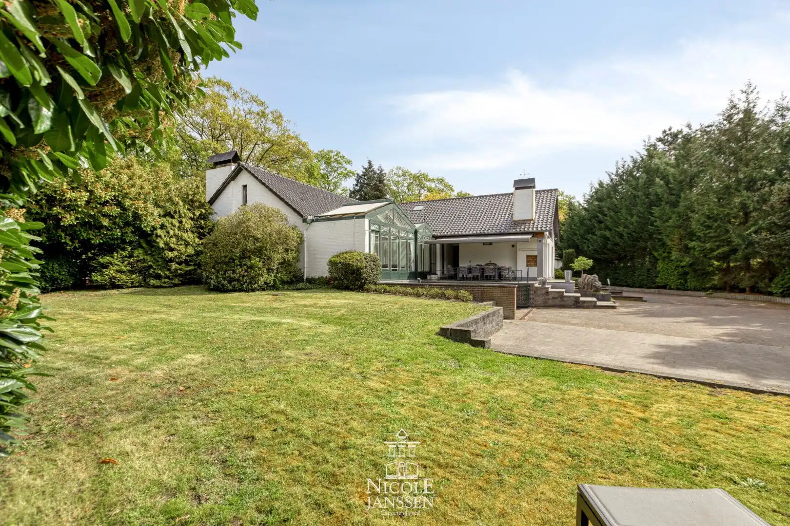 Vrijstaande villa foto 27