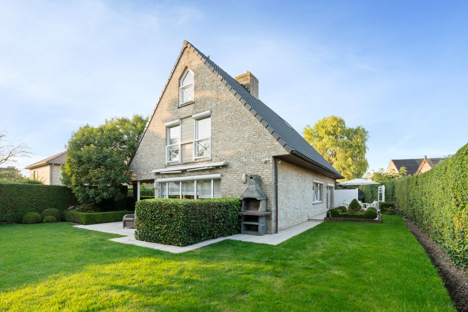 Perfect georiënteerde villa, gelegen op tweede lijn in een prestigieuze en rustige villawijk te Westkapelle. foto 4