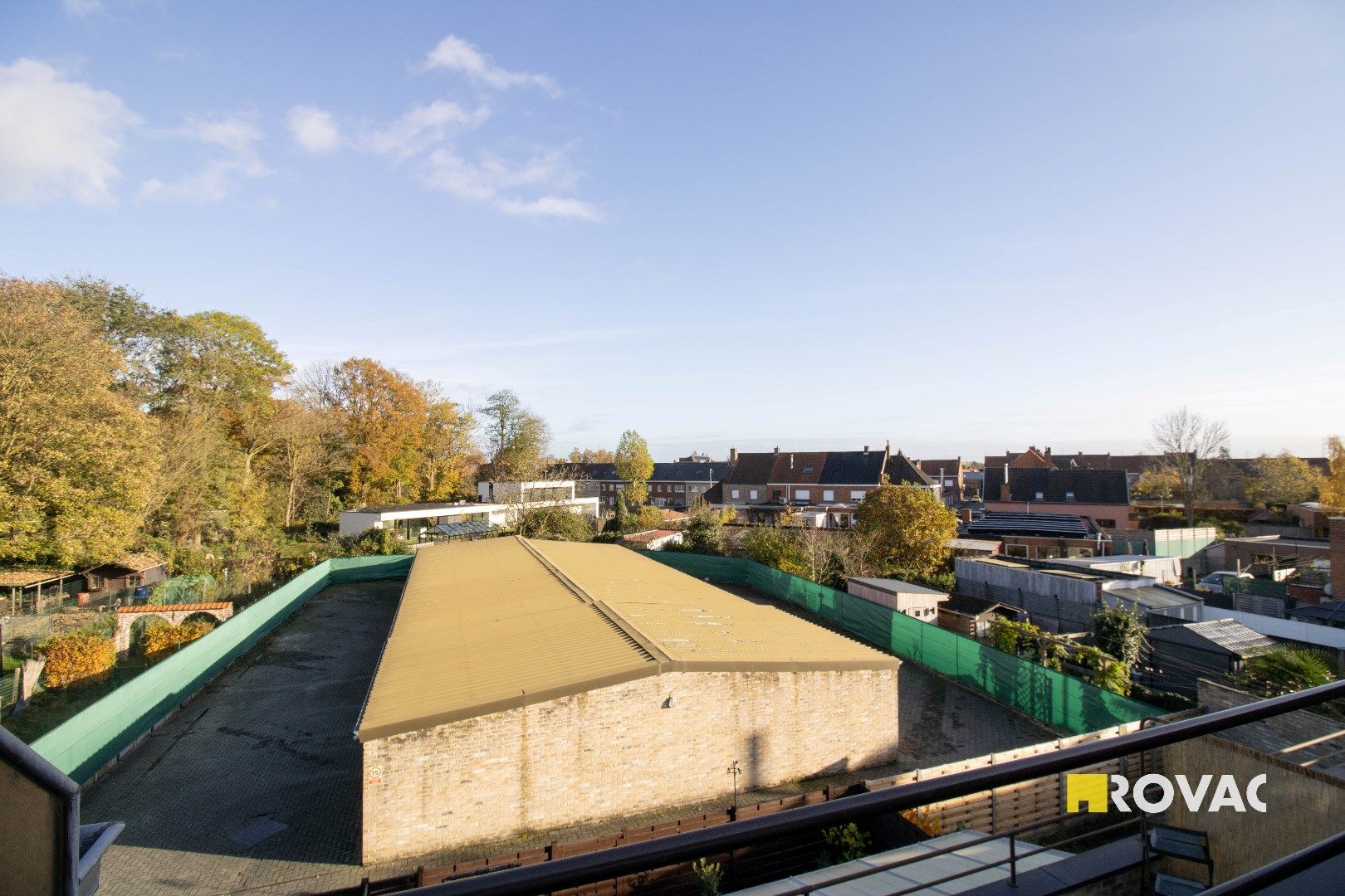 Lichtrijk en ruim duplex-appartement met terras voor- en achteraan én garagebox foto 9