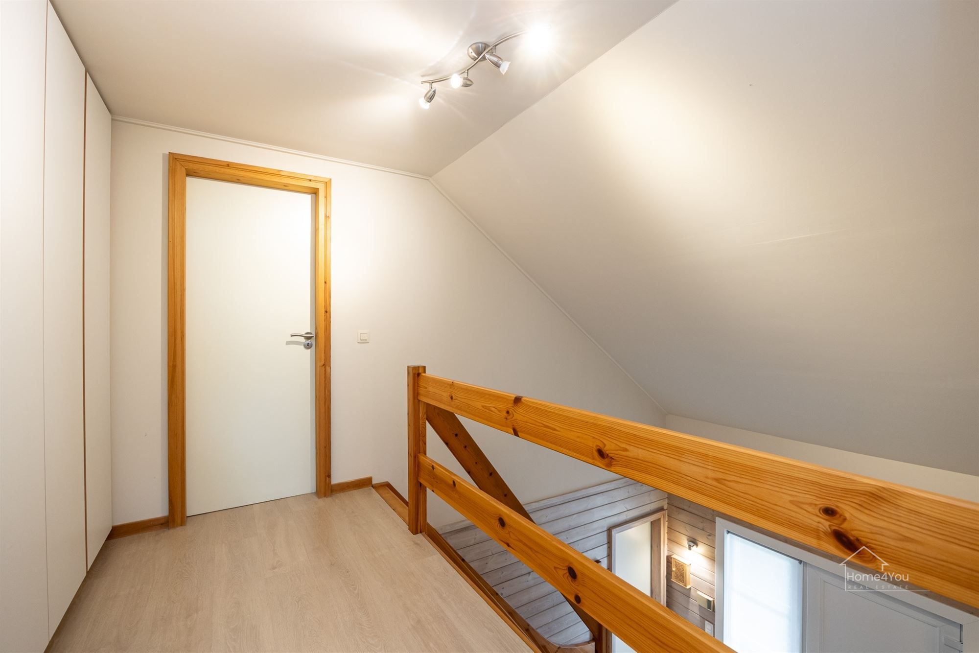 Vrijstaande woning op ruim perceel foto 20