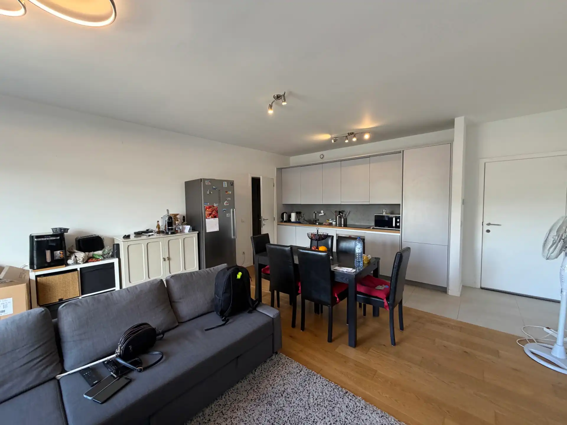 Nieuw appartement met 3 slaapkamers en parkeerplaats ! foto 3