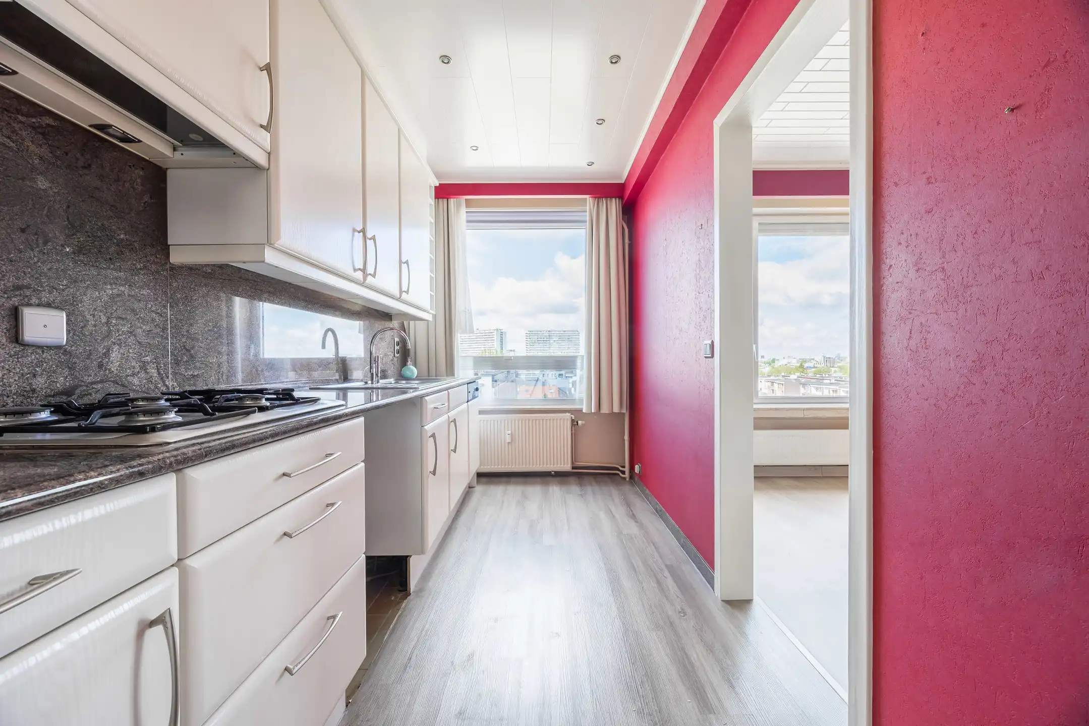 Mooi centraal gelegen appartement met 2 slaapkamers en terras foto 8