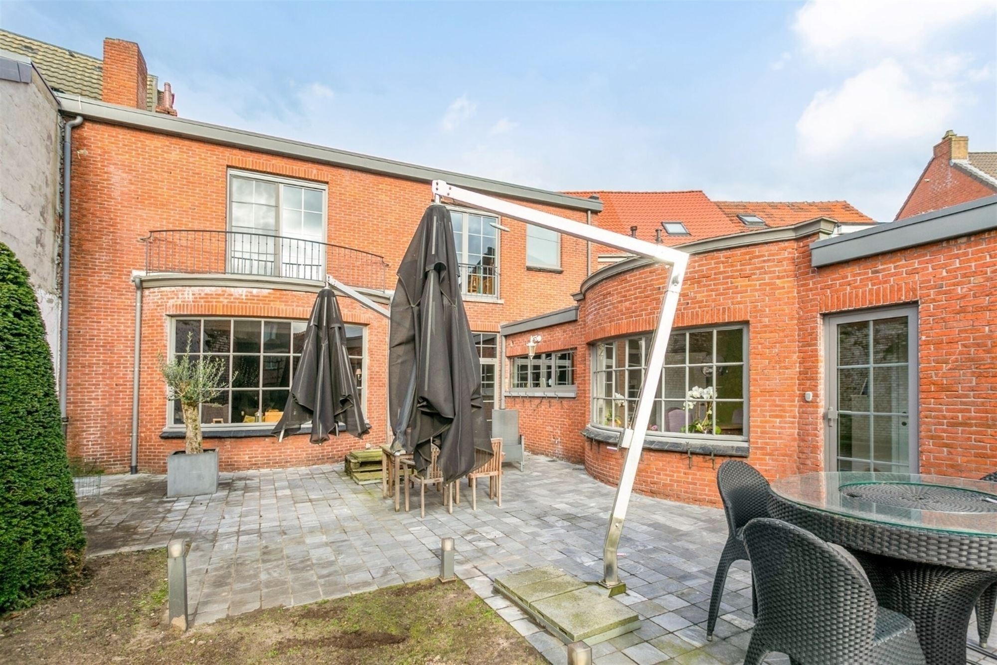 Karaktervolle woning in centrum Essen met prachtige tuin, 4 slaapkamers en commerciële ruimte foto 21