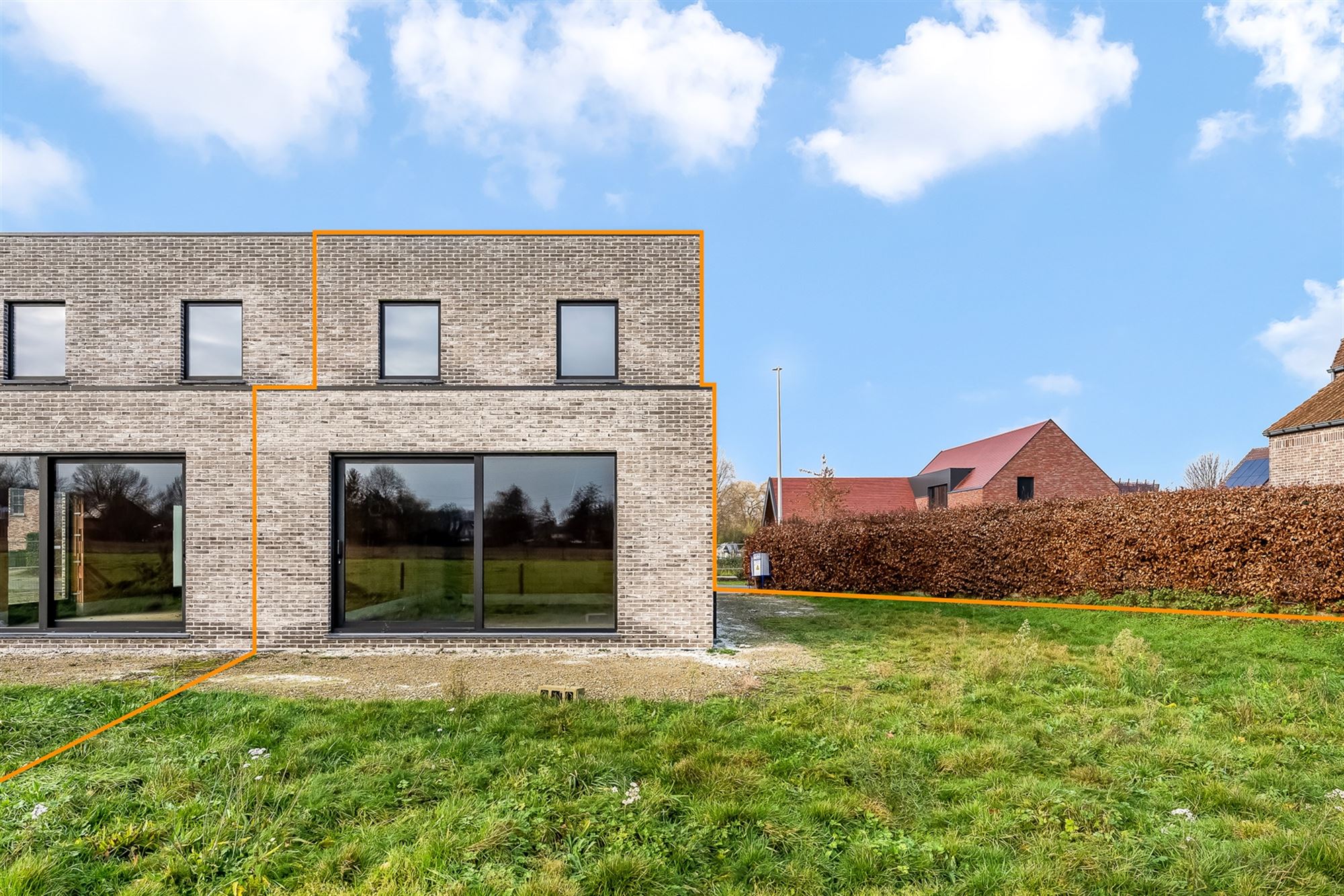 KNAPPE NIEUWBOUWWONING OP ZEER GOEDE LOCATIE TE HASSELT MET ZICHT OP DE ACHTERLIGGENDE WEIDES foto 3