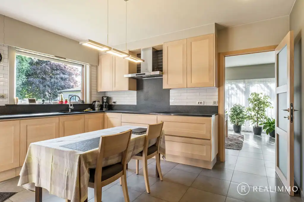 Alleenstaande instapklare woning op 1.483 m² in rustige ligging te Deerlijk! foto 5