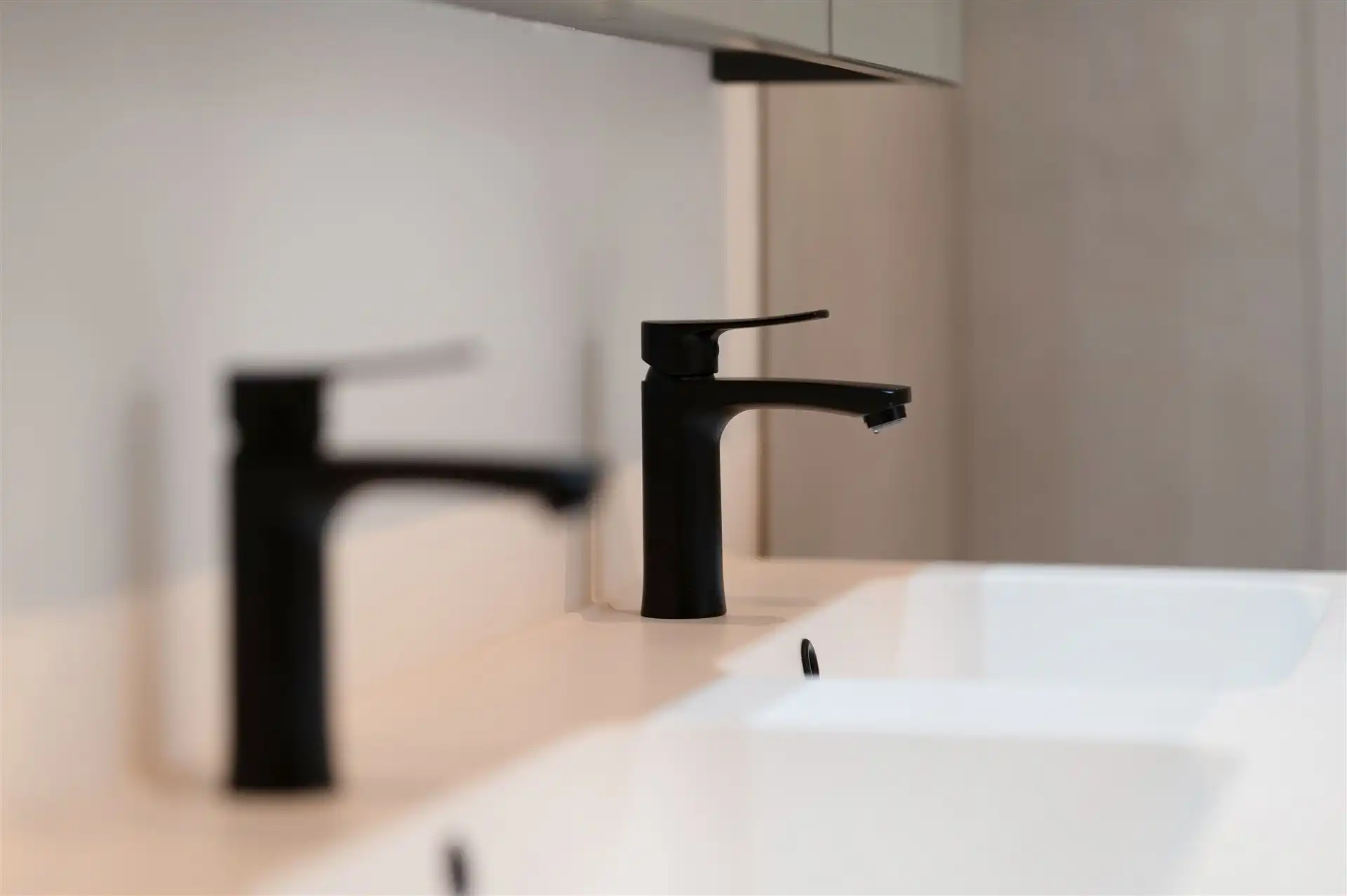 Volledig geroveerde, instapklare gezinswoning foto 10