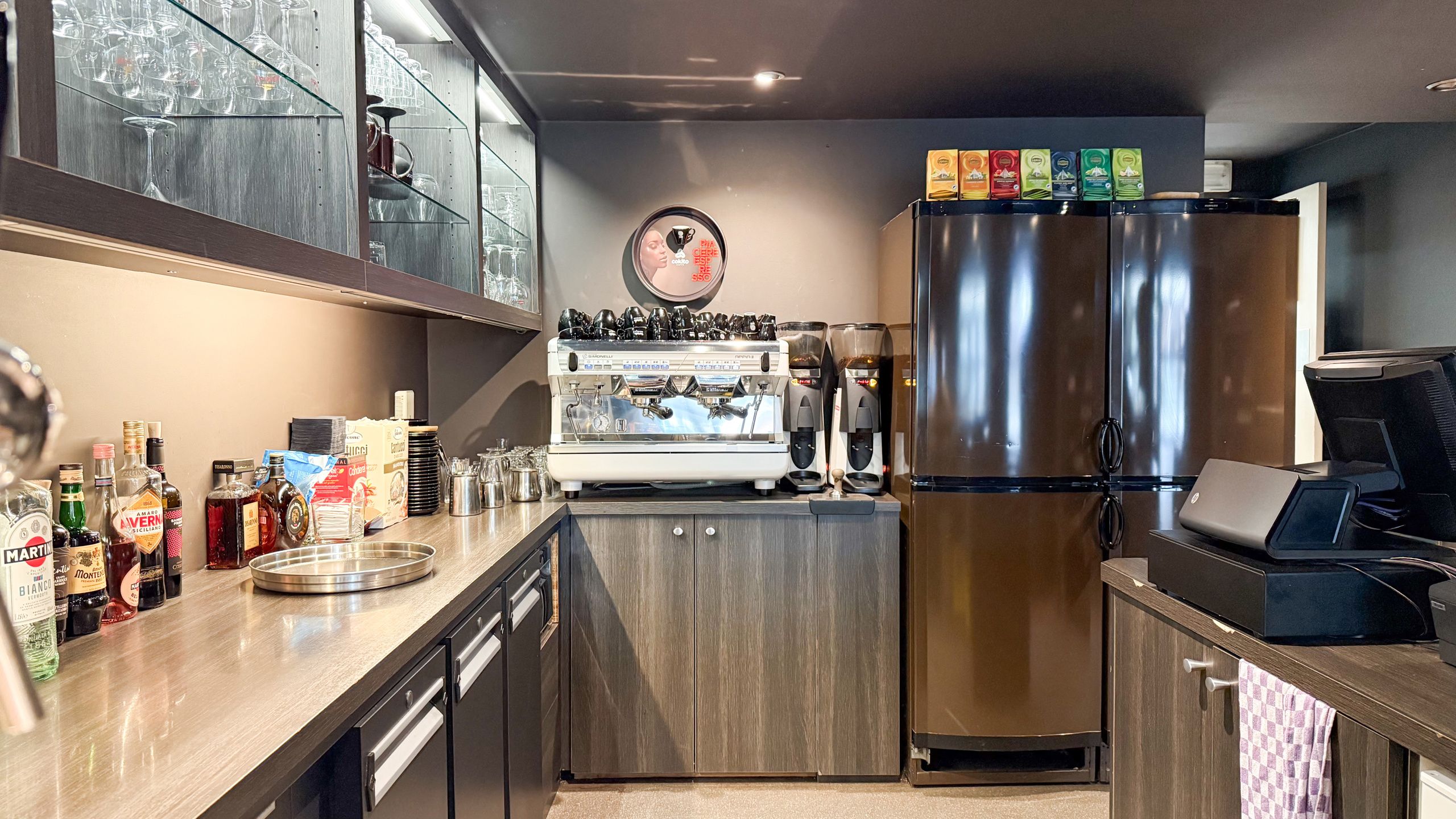 Horecapand met volledige inrichting op goed gelegen locatie! foto 12