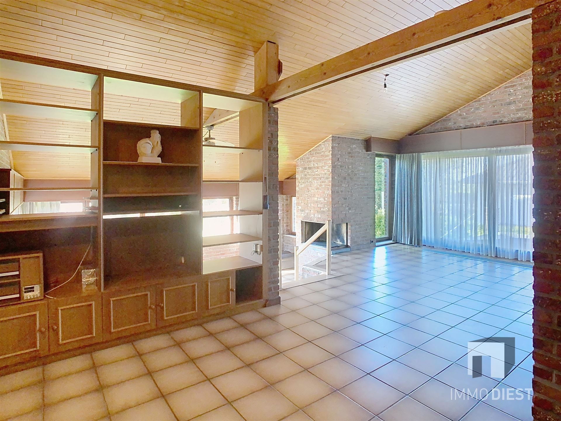 Op te frissen splitlevelwoning met karakter, ruimte en een prachtige tuin op toplocatie! foto 8