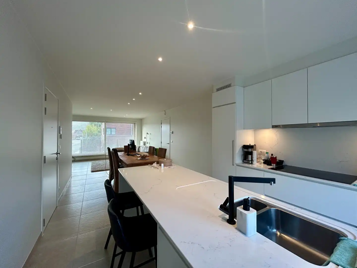 Instapklaar appartement met 2 slaapkamers nabij het Station van Tielt! foto 3