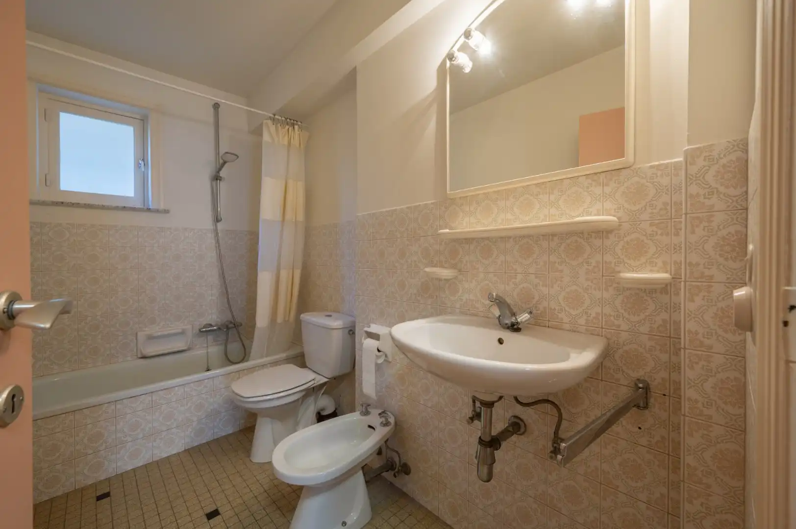 Op te frissen appartement met centrale ligging op Lippenslaan foto 9