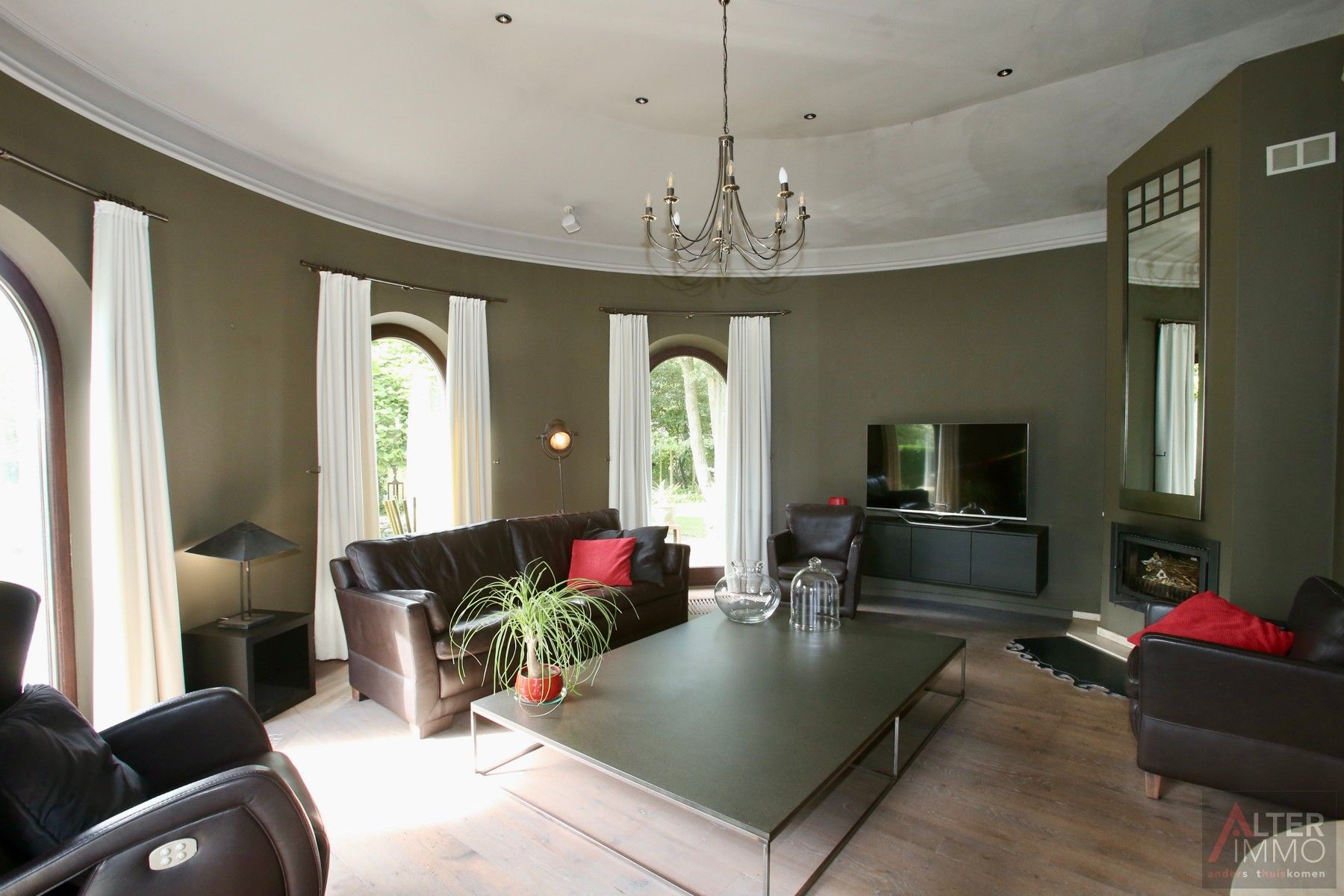 Unieke villa van meer dan 400 m² op een prachtig perceel van ca. 45 are! foto 5