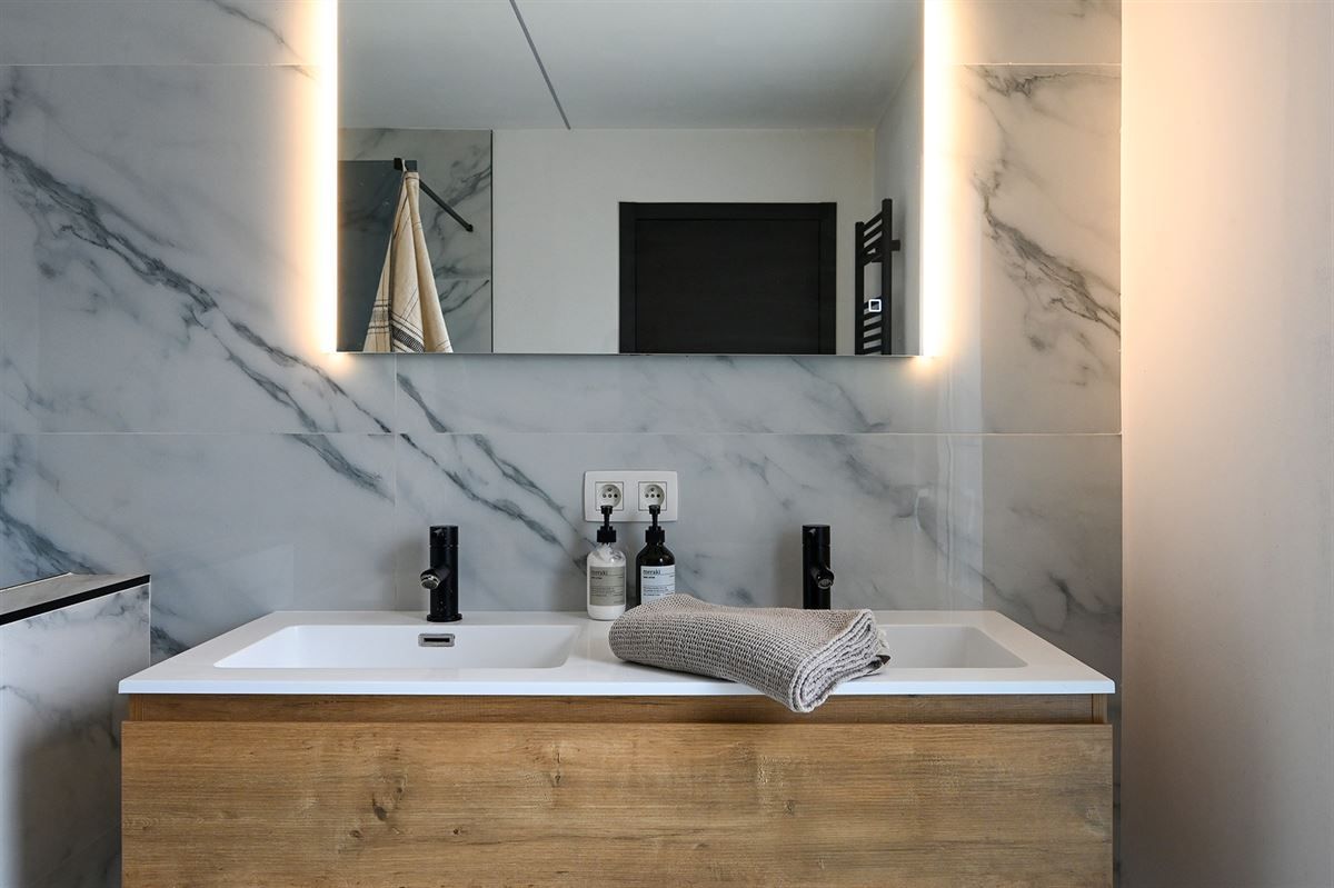 Lichte woning met diepe tuin foto 13