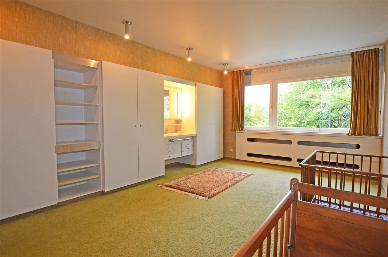 Unieke karaktervolle villa verscholen in het groen nabij het centrum foto 13